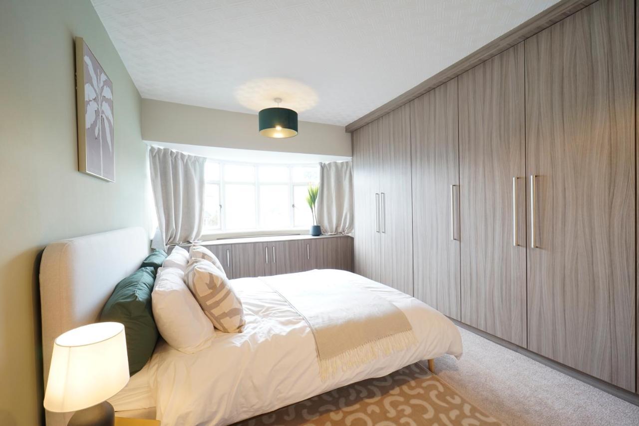 Holiday home Stunning Luxury 3 Bed House With Garden In North Leeds